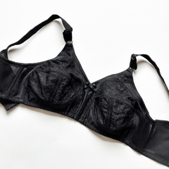 Comfort 20 Lace Bra – Full Support with Feminine Charm